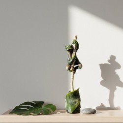 Sculpture grenouille artisanale | Statuette argile et vernis | Déco na