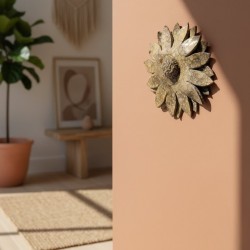 Fleur Murale Artisanale 14 cm - Argile, Or et Résine Brillante