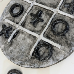 Jeu de morpion artisanal en argile – Pièce unique