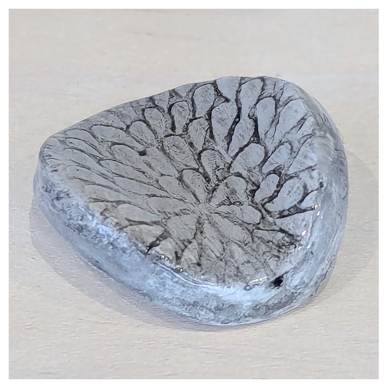 Galet anti-stress artisanal | Argile et Résine | Objet sensoriel fait