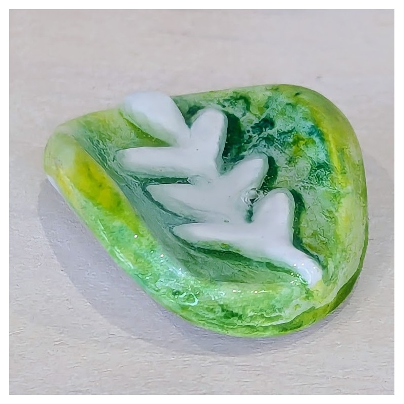 Galet anti-stress artisanal | Argile et Résine | Objet sensoriel fait