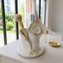 Porte-pinceau sculpté "Éclosion" – Argile vernie fait main – Design Or