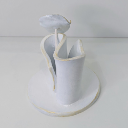 Porte-pinceau sculpté "Éclosion" – Argile vernie fait main – Design Or