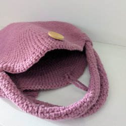 Sac Rond au Crochet Vieux Rose avec Bouton Bois. dubofresco