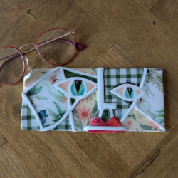 Porte-Lunettes Artisanal Cubiste en Argile | Repose-Lunettes Design