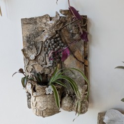Porte-plante mural artisanal | Support plante argile et vernis | Déco